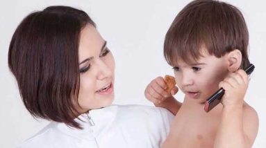 Melatih Anak Berbicara
